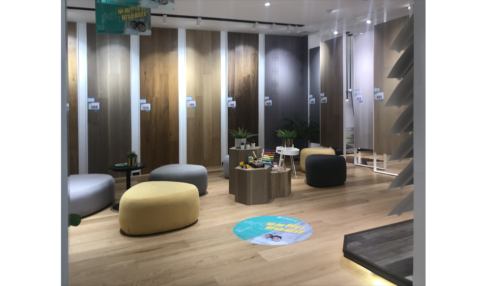 180㎡門(mén)店實(shí)景展示1